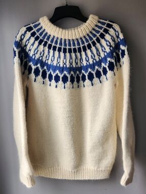 Hand-Knit Icelandic-style Nordic Yoke Sweater Fairisle Sweater